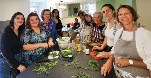 Parents et bénévoles définissent ensemble les activités de la Maison