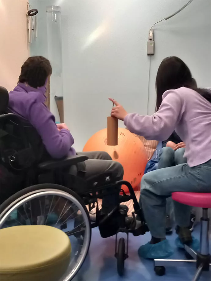 l’association de familles Envoludia apporte son aide aux enfants et aux adultes touchés par un handicap neuromoteur
