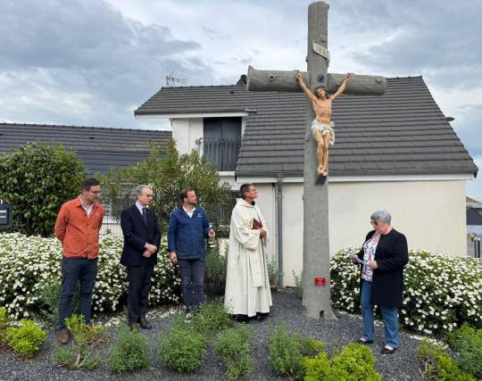 Inauguration du premier calvaire restauré avec le soutien de la Fondation